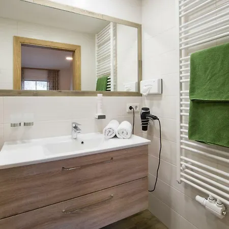 בית חווה Hinterstrasser מונדסי