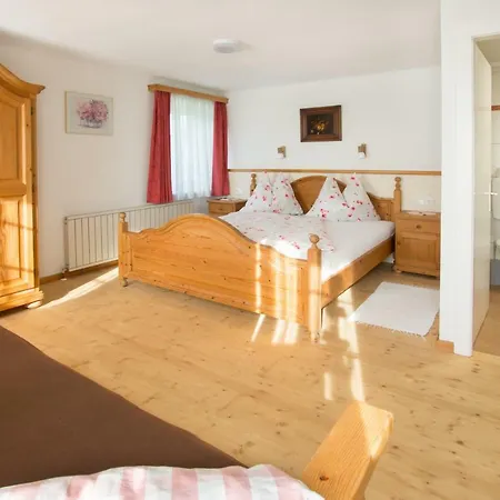 Farm stay Hinterstrasser *