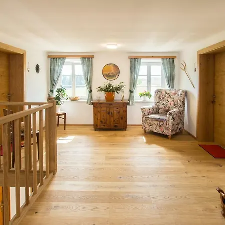 Hinterstrasser 팜스테이 *