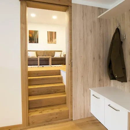 Hinterstrasser מונדסי